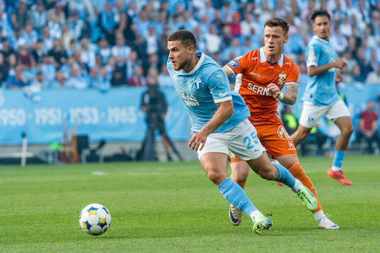 Malmö FFs Gabriel Busanello och IFK Göteborgs Tobias