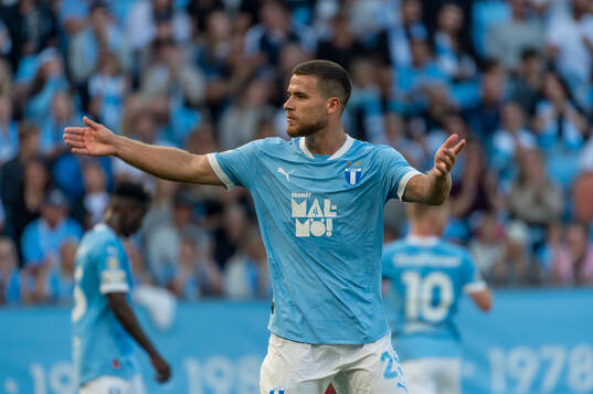 Malmö FFs Gabriel Busanello jublar