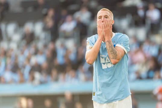Malmö FFs Daniel Gudjohnsen deppar