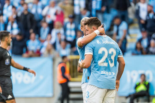 Malmö FFs Lasse Berg Johnsen deppar