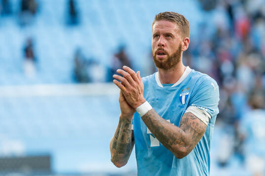 Malmö FFs Pontus Jansson tackar publiken