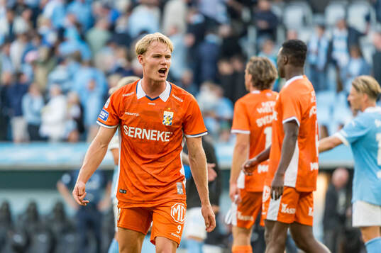 IFK Göteborgs Max Fenger deppar