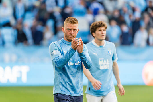 Malmö FFs Anders Christiansen och Oliver Berg deppar