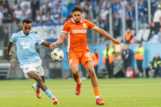 Malmö FFs Taha Ali och IFK Göteborgs Thomas Santos