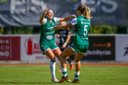 Alingsås målskytt Moa Öhman jublar