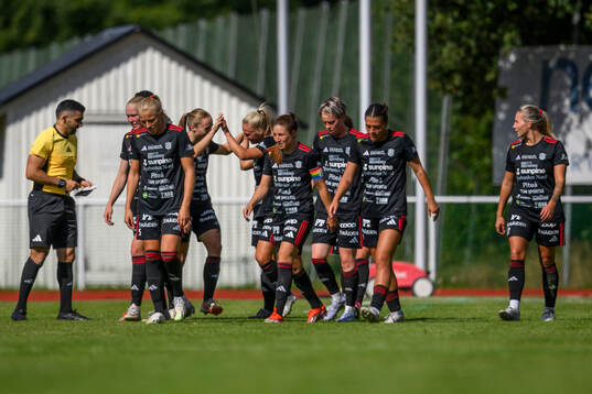 Piteås spelare jublar