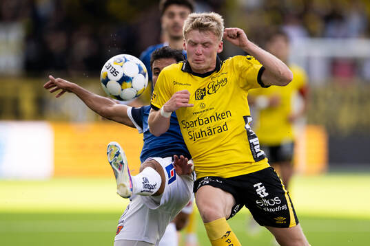 Halmstads Rami Kaib och Elfsborgs Ari Sigurpálsson