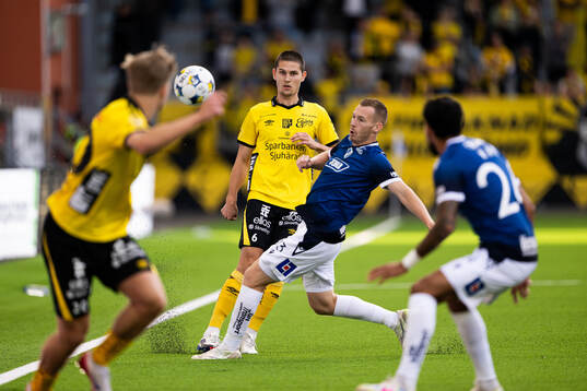 Elfsborgs Rasmus Wikström och Halmstads Gisli Eyjolfsson