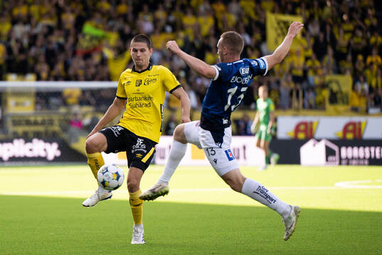 Elfsborgs Rasmus Wikström och Halmstads Gisli Eyjolfsson