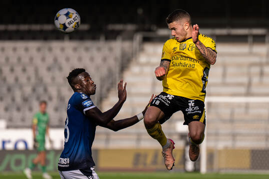 Halmstads Naeem Mohammed och Elfsborgs Julius Magnusson