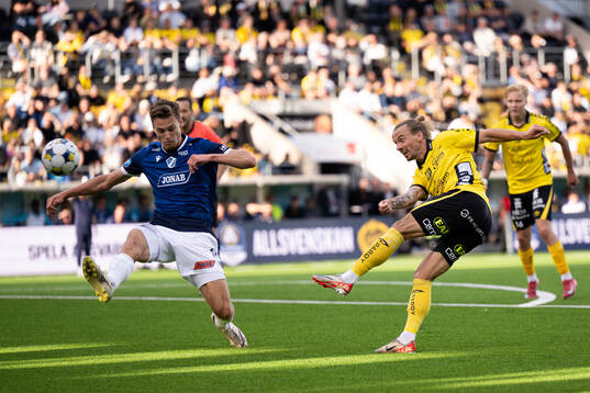 Halmstads Villiam Granath och Elfsborgs Niklas Hult