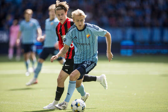 Brommapojkarnas Love Arrhov och Djurgårdens Oskar Fallenius