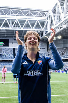Djurgårdens August Priske Flyger jublar