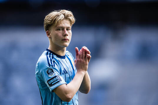 Djurgårdens Matias Siltanen applåderar publiken