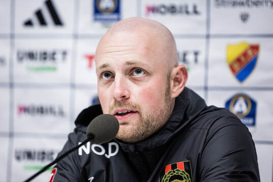 Brommapojkarnas tränare Fredrik Landén