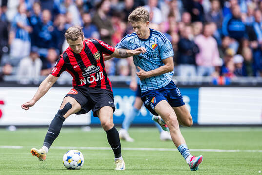 Brommapojkarnas Adam Skanning Jakobsen och Djurgårdens