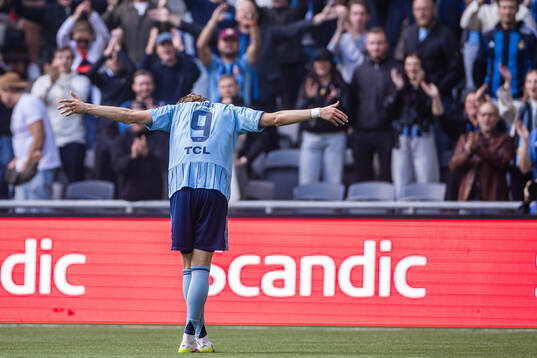 Djurgårdens August Priske Flyger jublar