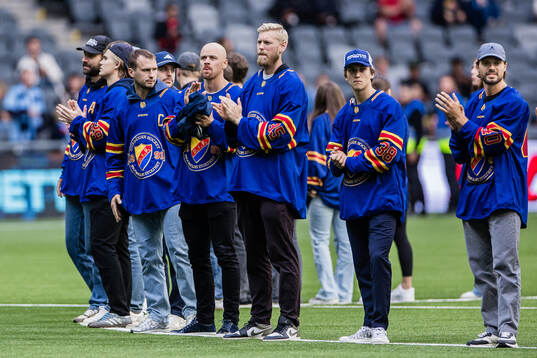 Djurgårdens ishockeylag med Marcus Krüger, Daniel Brodin,