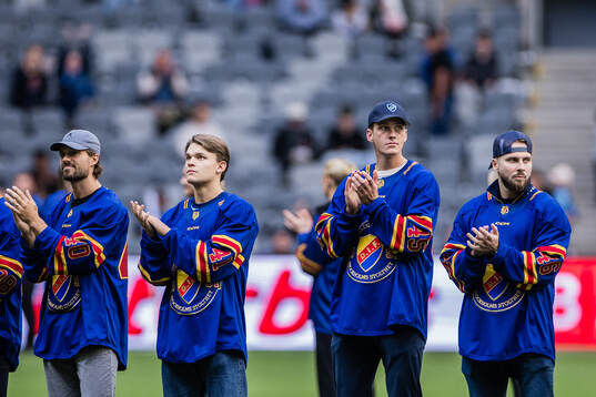 Djurgårdens ishockeylag med Jacob Josefson, Arvid Costmar,