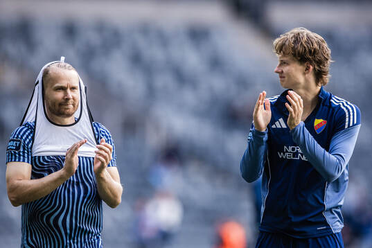 Djurgårdens Jacob Une  och August Priske Flyger