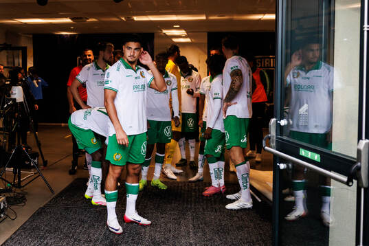 Hammarbys Jusef Erabi och lagkamrater