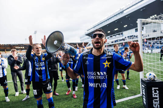 Sirius Joakim Persson jublar