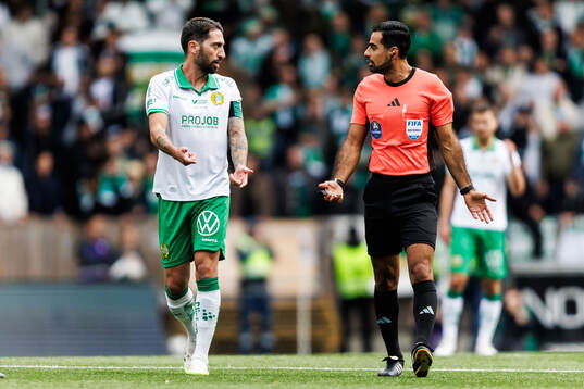 Hammarbys Nahir Besara och Domare Mohammed Al-Hakim