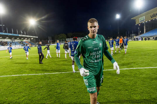 Trelleborgs målvakt Mathias Nilsson jublar