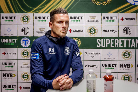 Trelleborgs tränare Kristian Haynes på en presskonferens