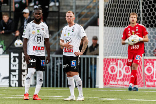 Örebros Joseph Baffoe och Jesper Modig deppar