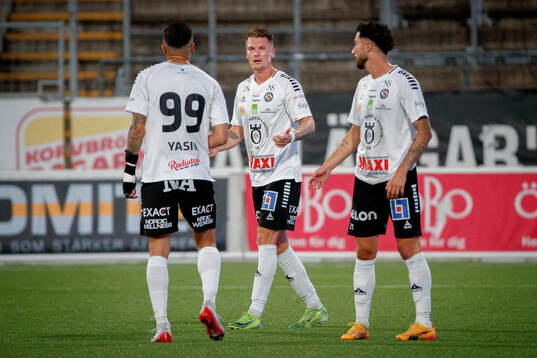 Örebros Samuel Kroon deppar fotbollsmatchen i Superettan