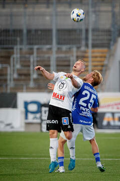 Örebros Erik Andersson och Umeå FCs Teo Grönborg