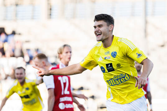 Falkenbergs Albin Andersson jublar