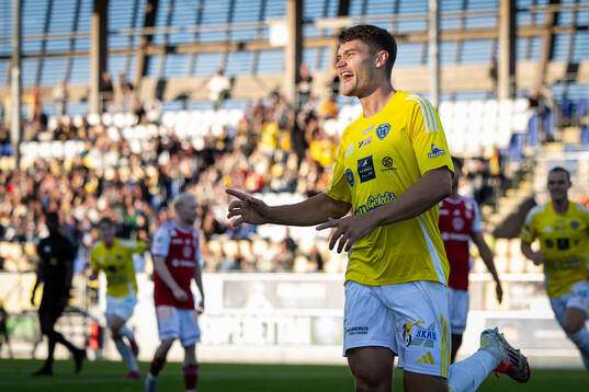 Bläddra bland fler bilder av Fotboll, Superettan, Falkenberg - Sandvikens IF