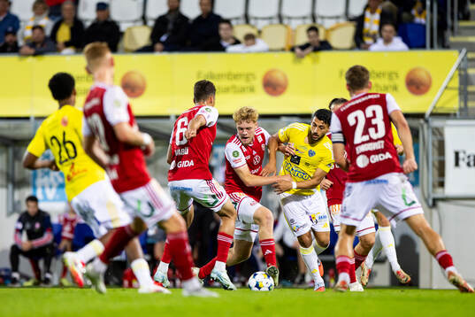 Sandvikens IFs Viggo van der Laan och Falkenbergs Leonardo