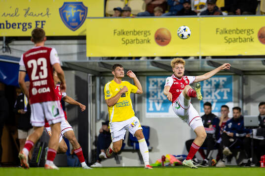 Falkenbergs Albin Andersson och Sandvikens IFs Viggo van