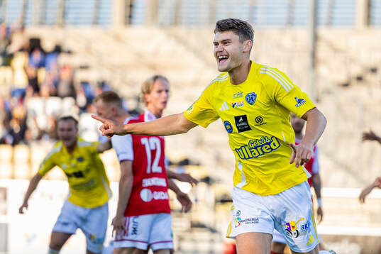 Falkenbergs Albin Andersson jublar