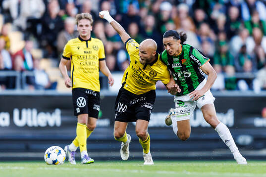 Mjällbys Viktor Gustafson och GAIS Amin Boudri