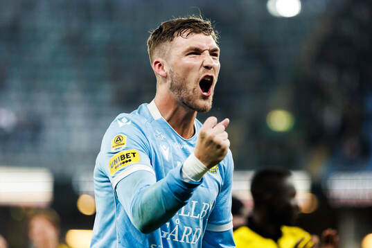 Mjällbys målvakt Noel Törnqvist jublar