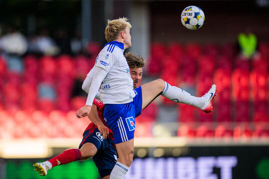 IFK Norrköpings Isak Andri Sigurgeirsson och Östers Tatu