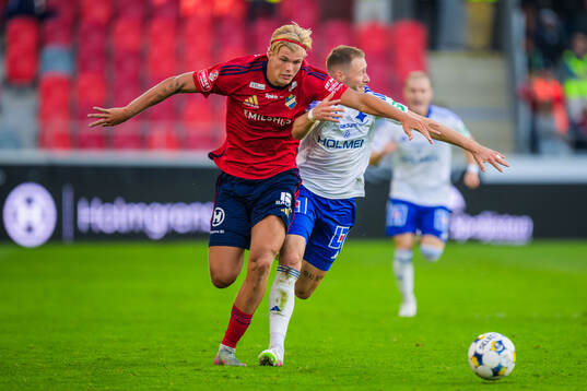 Östers Mattis Adolfsson och IFK Norrköpings Kevin Höög