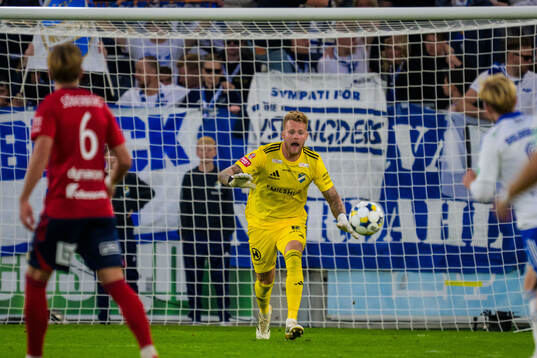 Östers målvakt Robin Wallinder
