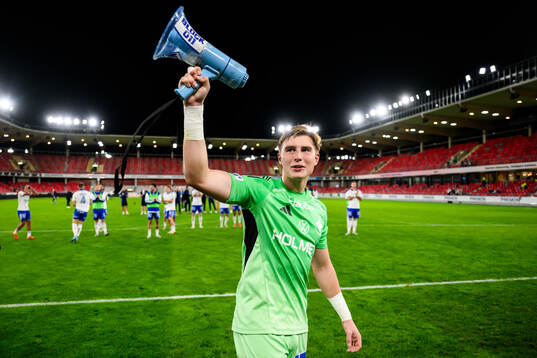 IFK Norrköpings målvakt Theo Krantz jublar
