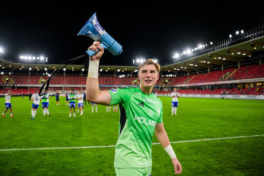 IFK Norrköpings målvakt Theo Krantz jublar