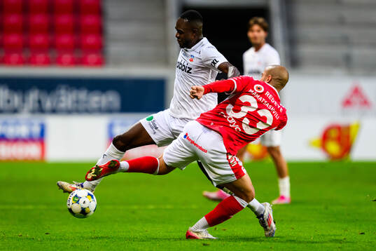 Helsingborgs Adam Akimey och Kalmars Saba Mamatsashvili