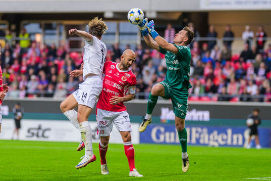 Helsingborgs Lukas Kjellnäs och Kalmars Robert Gojani och