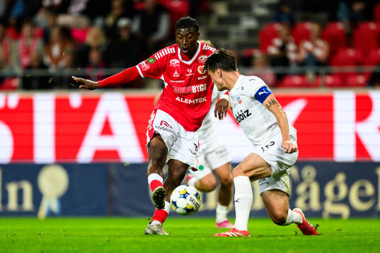 Kalmars Chukwuemeka Paul Nnamani och Helsingborgs Jon