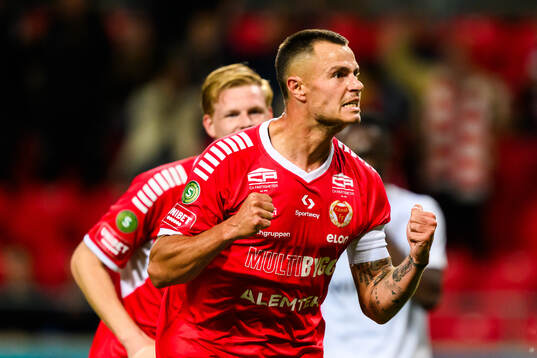Kalmars Melker Hallberg jublar