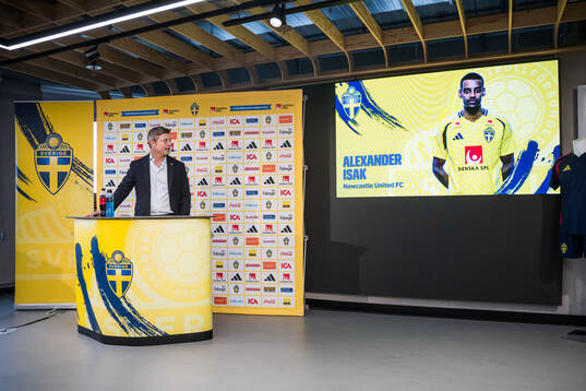 Head coach Jon Dahl Tomasson of the Swedish national