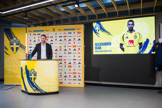 Head coach Jon Dahl Tomasson of the Swedish national
